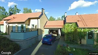 Lägenheter att hyra i Skövde - Bild från Google Street View Lägenheter att hyra i Skövde - Bild från Google Street View
