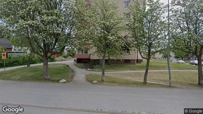 Lägenheter att hyra i Hallstahammar - Bild från Google Street View Lägenheter att hyra i Hallstahammar - Bild från Google Street View