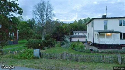 Lägenheter att hyra i Nybro - Bild från Google Street View Lägenheter att hyra i Nybro - Bild från Google Street View