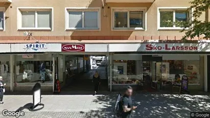 Lägenheter att hyra i Skövde - Bild från Google Street View Lägenheter att hyra i Skövde - Bild från Google Street View