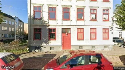 Lägenheter att hyra i Vänersborg - Bild från Google Street View Lägenheter att hyra i Vänersborg - Bild från Google Street View