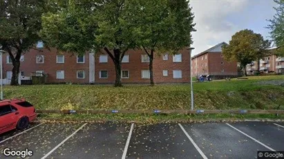 Lägenheter att hyra i Trollhättan - Bild från Google Street View Lägenheter att hyra i Trollhättan - Bild från Google Street View