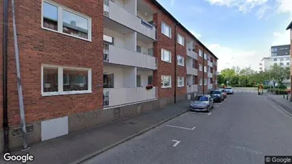 Lägenheter att hyra i Nybro - Bild från Google Street View Lägenheter att hyra i Nybro - Bild från Google Street View