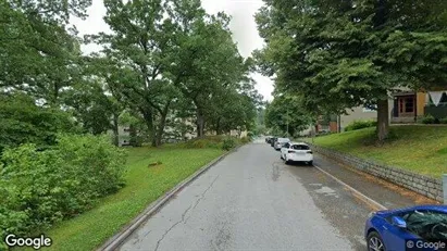 Lägenheter att hyra i Nacka - Bild från Google Street View Lägenheter att hyra i Nacka - Bild från Google Street View