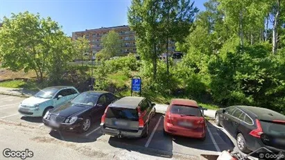 Lägenheter att hyra i Tyresö - Bild från Google Street View Lägenheter att hyra i Tyresö - Bild från Google Street View