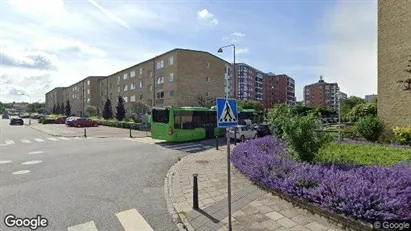 Lägenheter att hyra i Fosie - Bild från Google Street View Lägenheter att hyra i Fosie - Bild från Google Street View