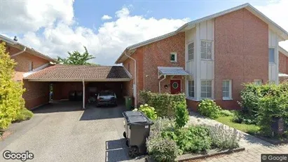 Lägenheter att hyra i Husie - Bild från Google Street View Lägenheter att hyra i Husie - Bild från Google Street View