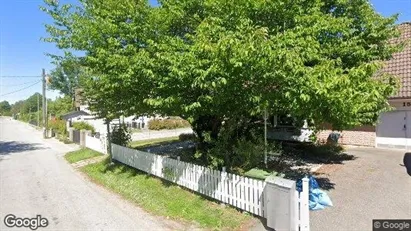 Lägenheter att hyra i Huddinge - Bild från Google Street View Lägenheter att hyra i Huddinge - Bild från Google Street View