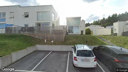 Lägenheter att hyra i Huddinge - Bild från Google Street View