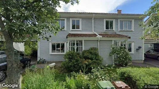 Lägenheter att hyra i Huddinge - Bild från Google Street View