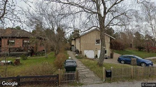 Lägenheter att hyra i Huddinge - Bild från Google Street View