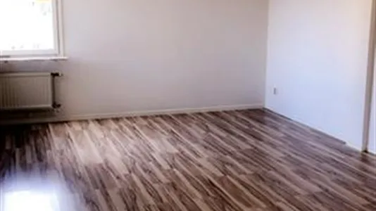 Hus i Botkyrka - foto 3