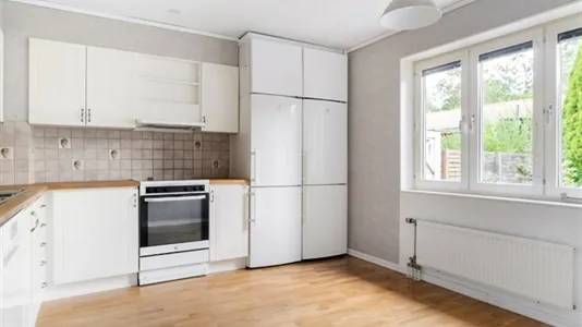 Hus i Botkyrka - foto 2