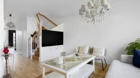Hus i Botkyrka - foto 6