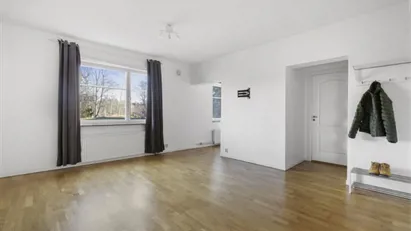 Upplands Väsby - 1.5rok - 7mån - 8.855kr/mån