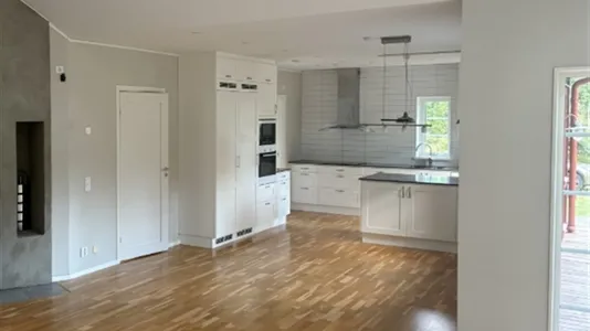 Hus i Haninge - foto 1