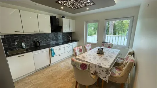 Hus i Upplands Väsby - foto 1