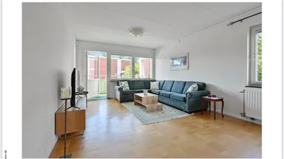 Upplands Väsby - 2rok - 6mån - 16.675kr/mån