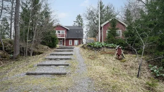 Lägenheter i Botkyrka - foto 1