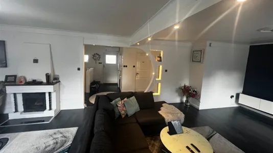 Hus i Botkyrka - foto 1