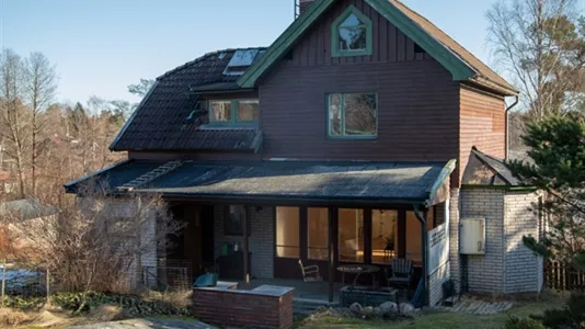 Hus i Nacka - foto 1