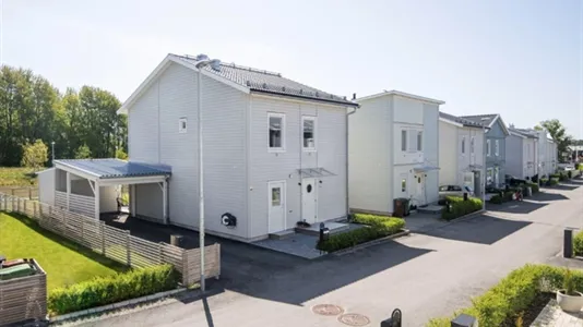 Hus i Upplands Väsby - foto 14