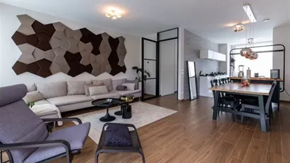 Upptäck charmen och komforten i denna förtrollande 3-rumslägenhet