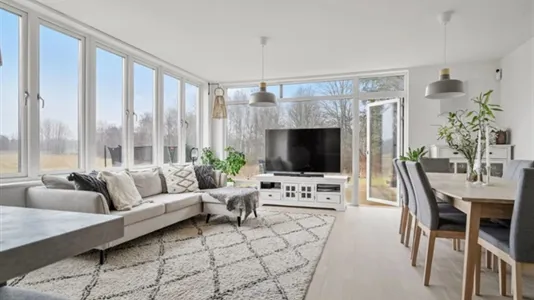 Hus i Upplands Väsby - foto 1