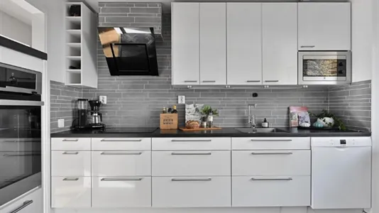 Hus i Järfälla - foto 1