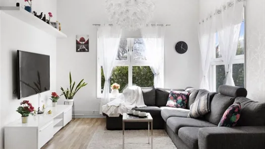 Hus i Upplands Väsby - foto 1