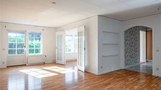 Hus i Upplands Väsby - foto 1