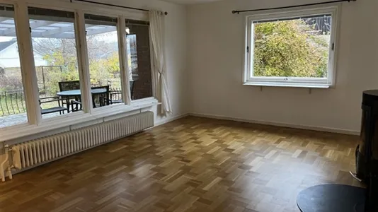 Hus i Borås - foto 1