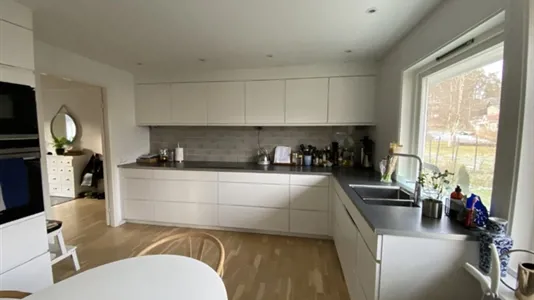 Hus i Nacka - foto 1