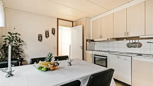 Hus i Botkyrka - foto 2