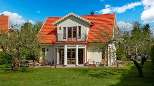 Hus i Danderyd - foto 1