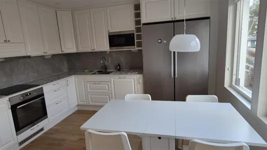 Hus i Sollentuna - foto 2