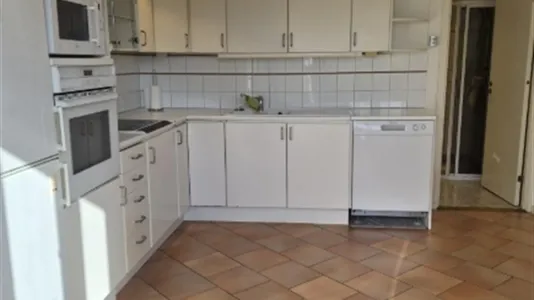 Lägenheter i Huddinge - foto 1