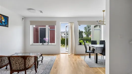 Hus i Upplands Väsby - foto 8