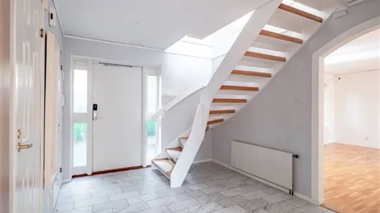 Hus i Upplands Väsby - foto 8