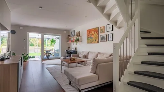 Hus i Upplands Väsby - foto 3