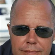 Niclas söker lägenhet eller rum att hyra i Stockholm